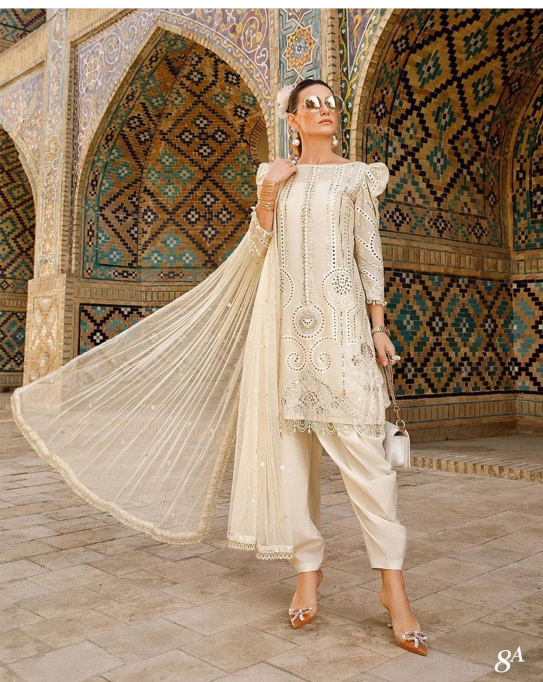 img_maria_b_eid_lawn_23_awwal_boutique
