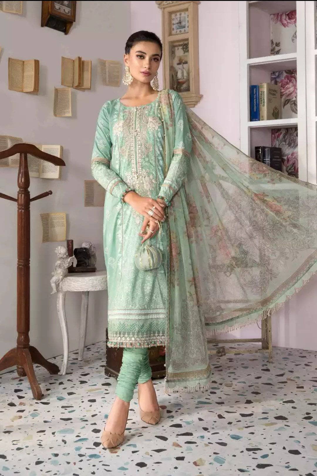 img_maria_b_m_prints_lawn_2021_awwal_boutique