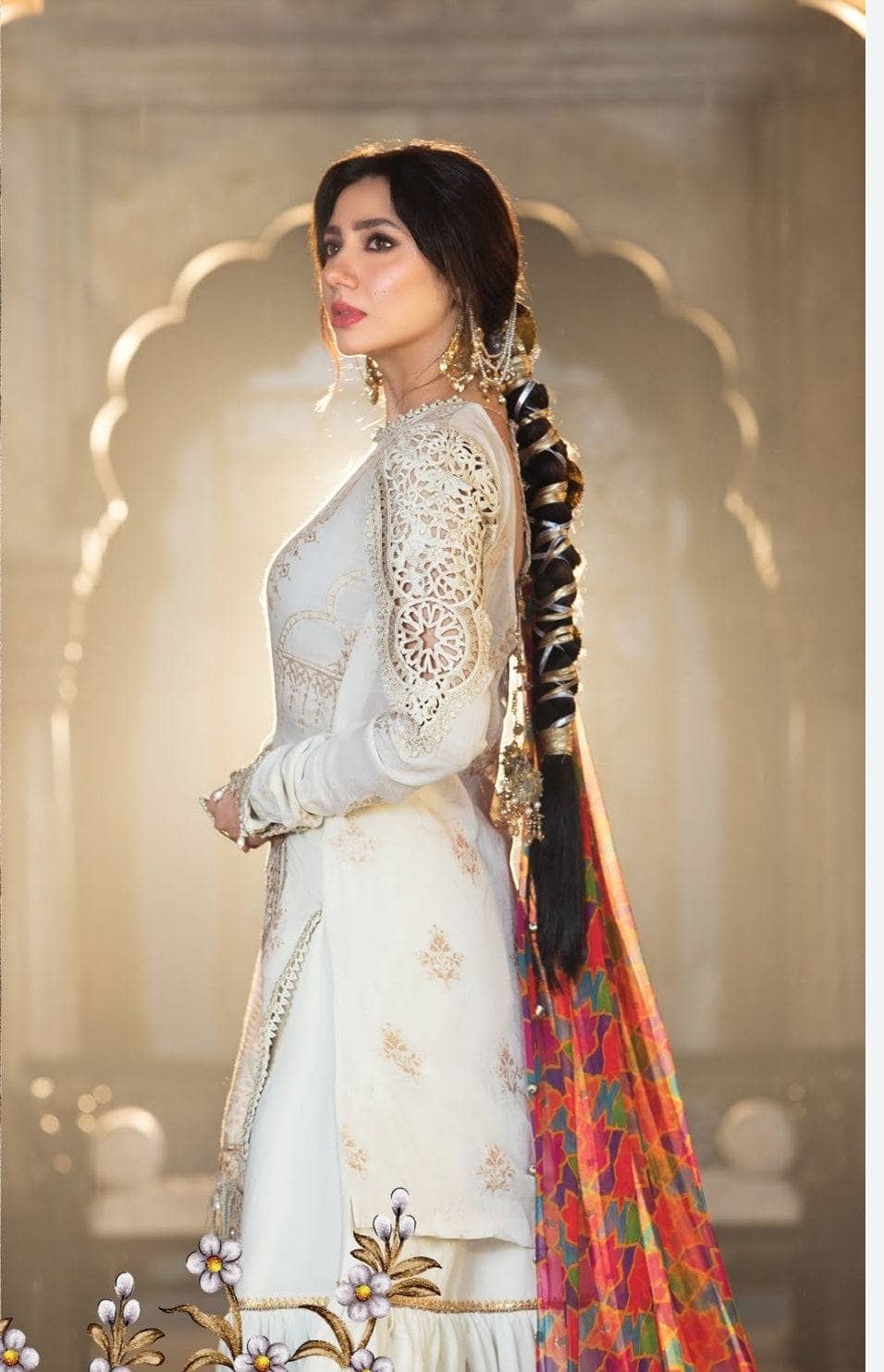 img_maria_b_lawn_22_awwal_boutique