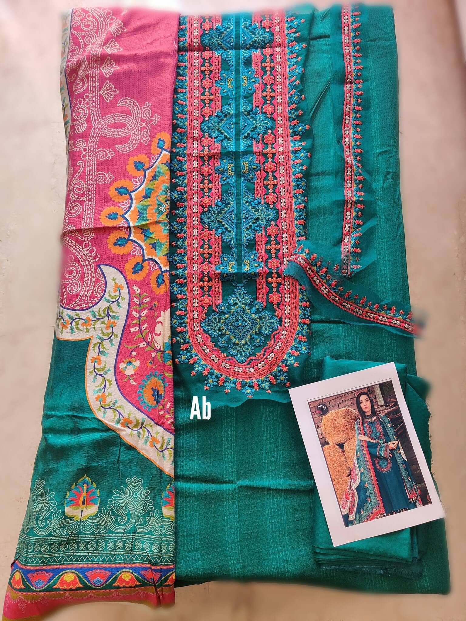 img_maria_b_m_prints_winter_21_awwal_boutique