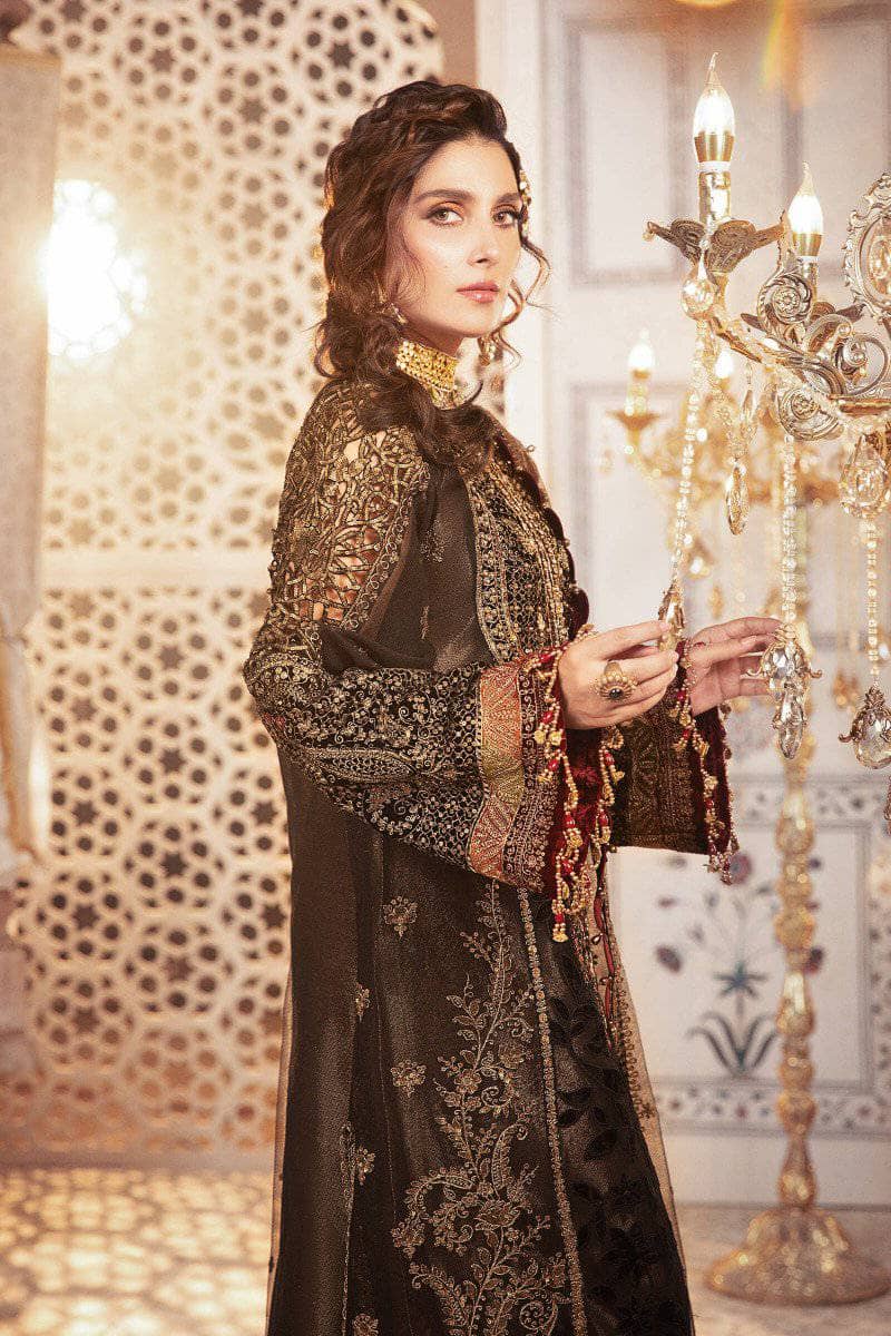 img_maria_b_mbroidered_wedfing_edition_awwal_boutique