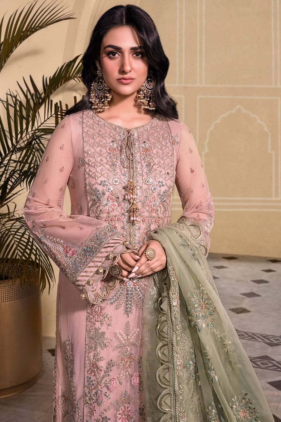 img_maria_b_mbroidered_chiffon_23_awwal_boutique