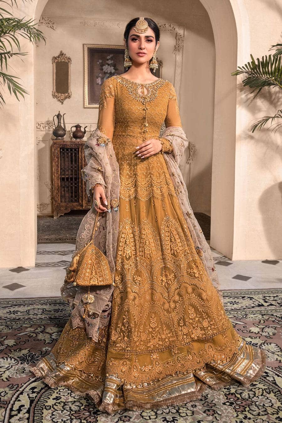 img_maria_b_mbroidered_chiffon_23_awwal_boutique
