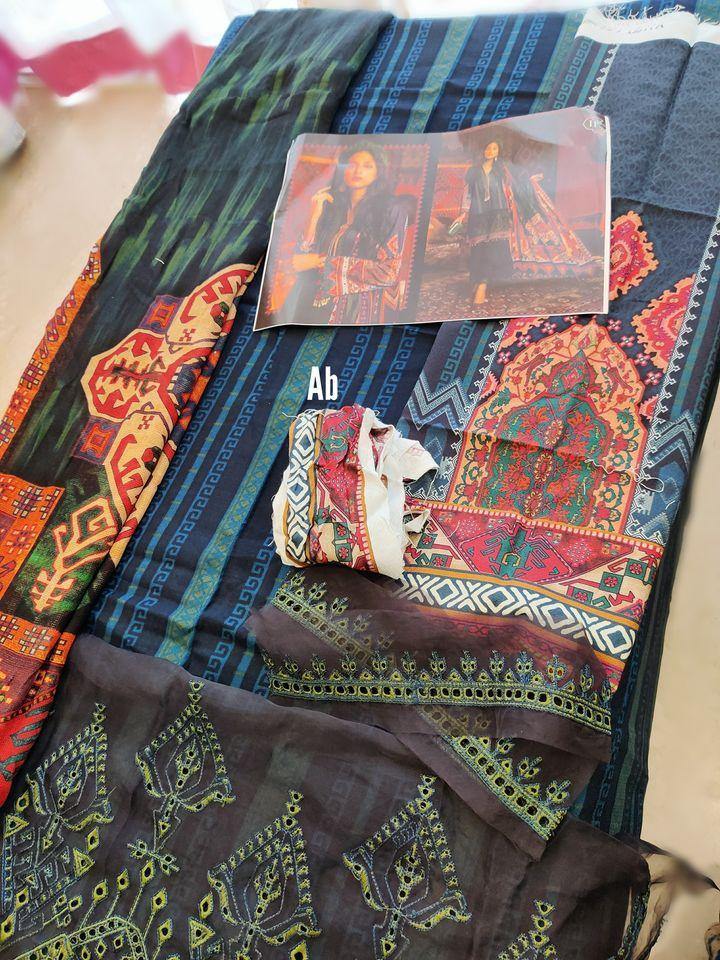 img_maria_b_m_prints_fall_winter_open_pics_awwal_boutique