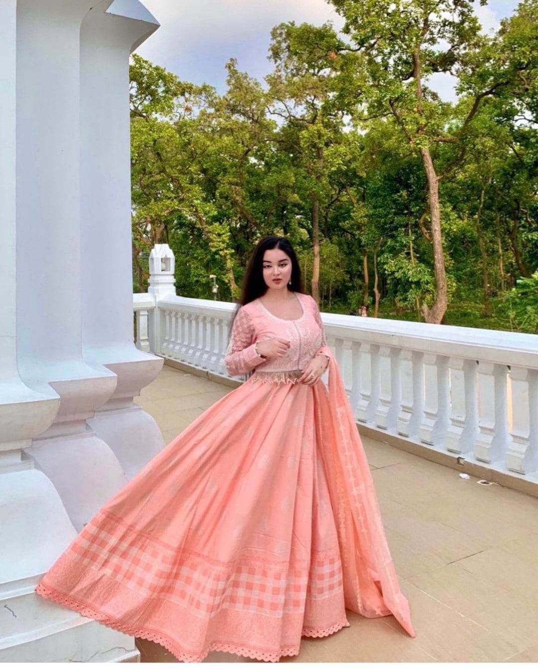 img_maria_b_lawn_22_awwal_boutique