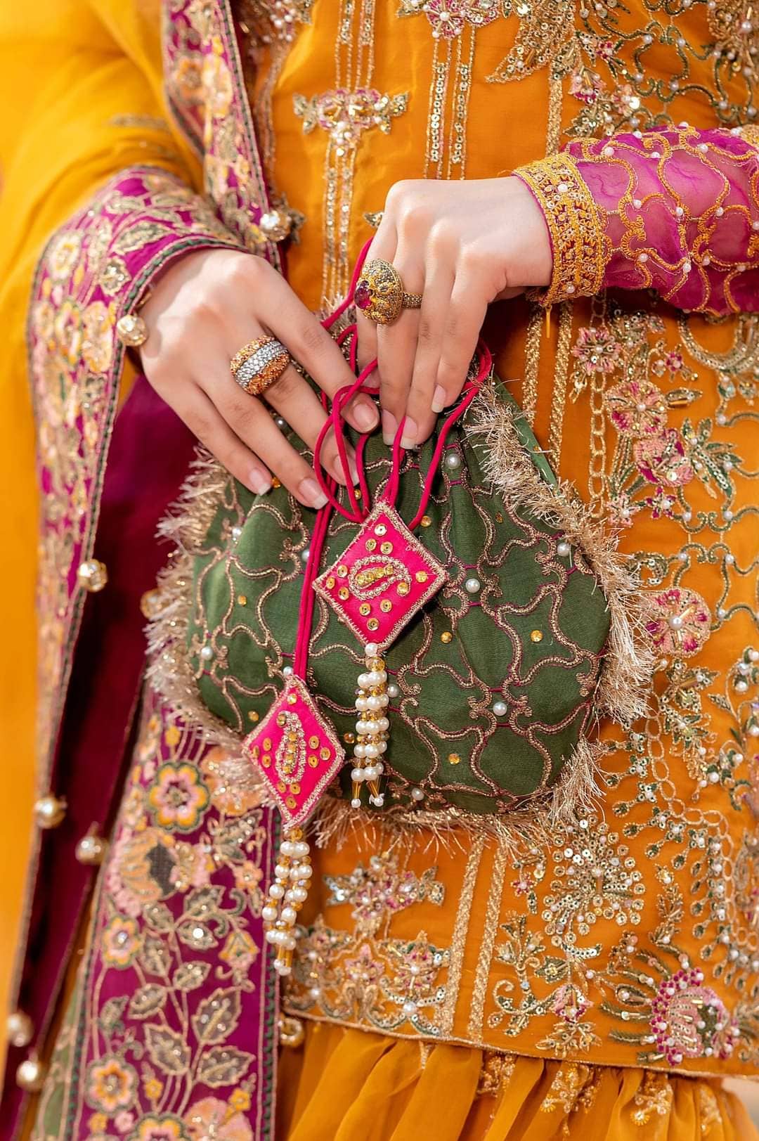 img_maria_osama_khan_wedding_edition_awwal_boutique