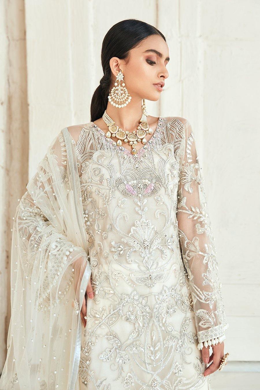 img_maryam_hussain_luxury_formals_chiffon_wedding_awwal_boutique