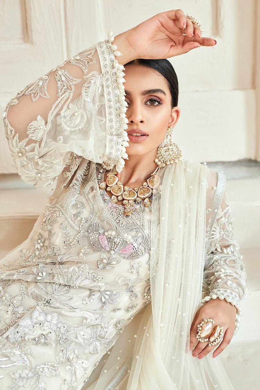 img_maryam_hussain_luxury_formals_chiffon_wedding_awwal_boutique