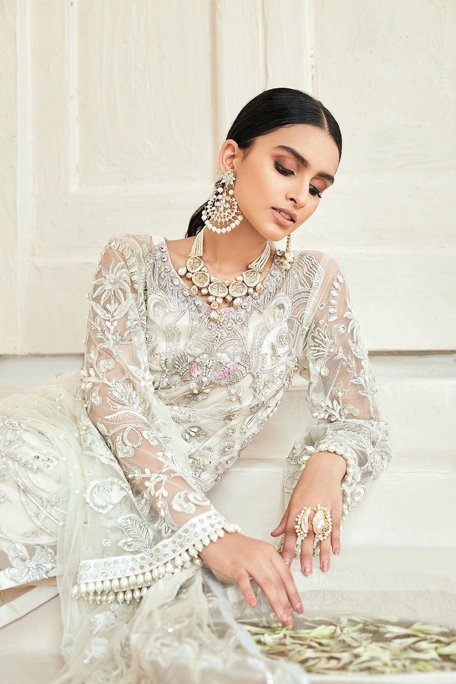 img_maryam_hussain_luxury_formals_chiffon_wedding_awwal_boutique