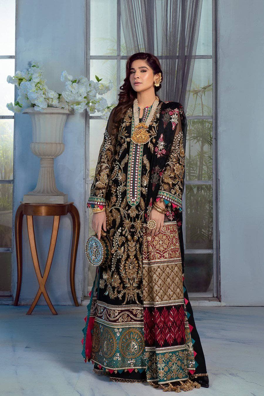 img_maryam_hussain_wedding_edition_awwal_boutique