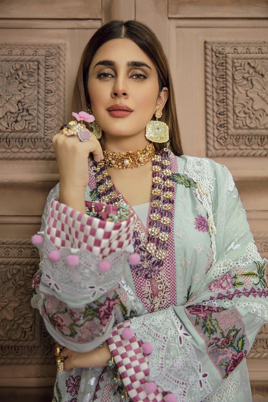 img_maryam_hussain_lawn_collection_awwal_boutique