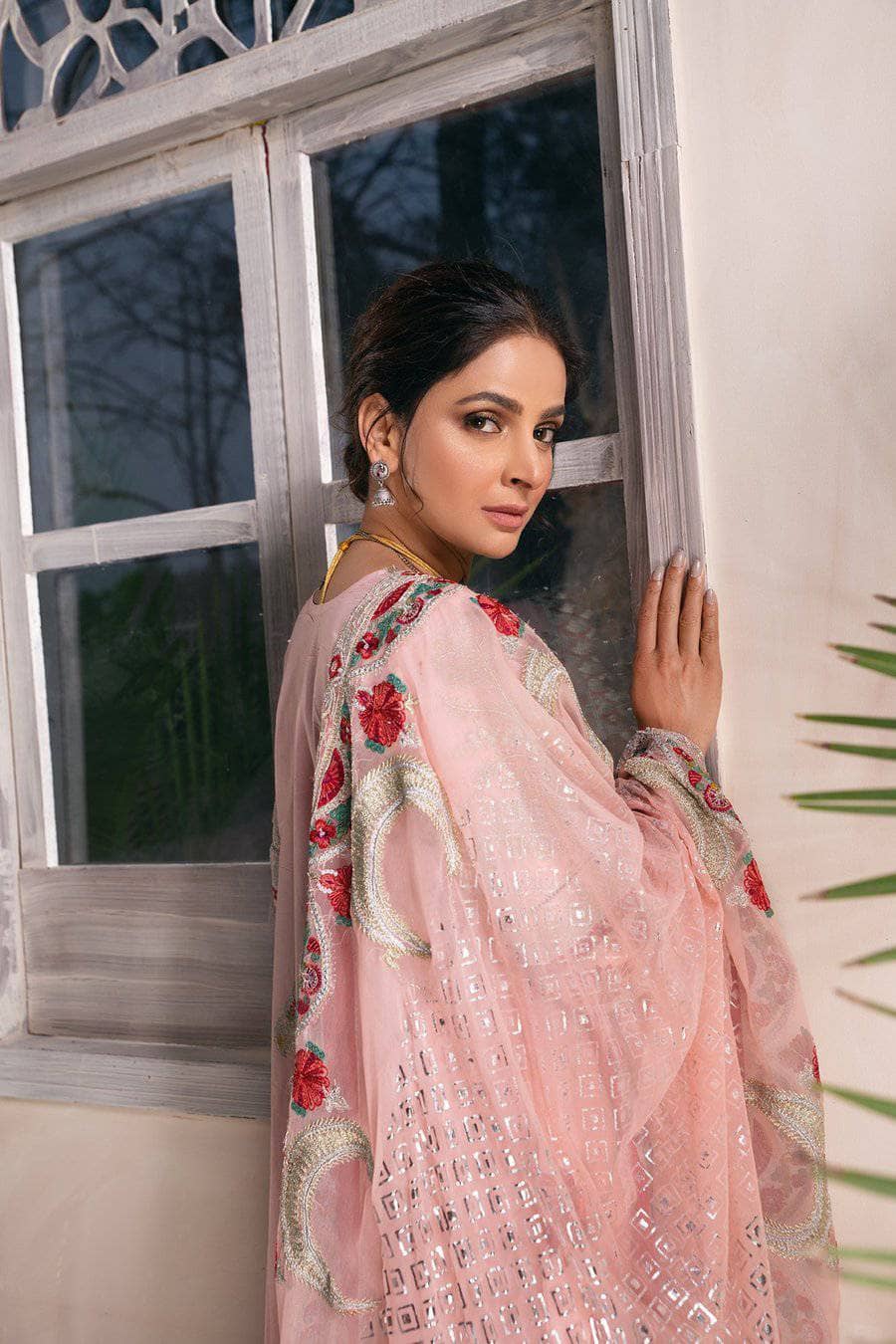 img_maryam_hussain_luxury_lawn_2021_awwal_boutique