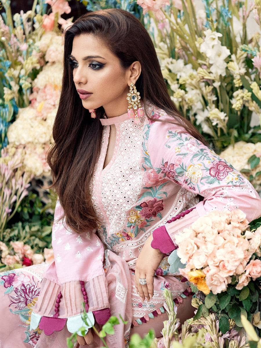img_maryam_hussain_lawn_23_awwal_boutique