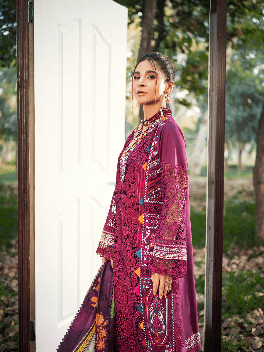 img_maryam_hussain_luxury_lawn_22_awwal_boutique