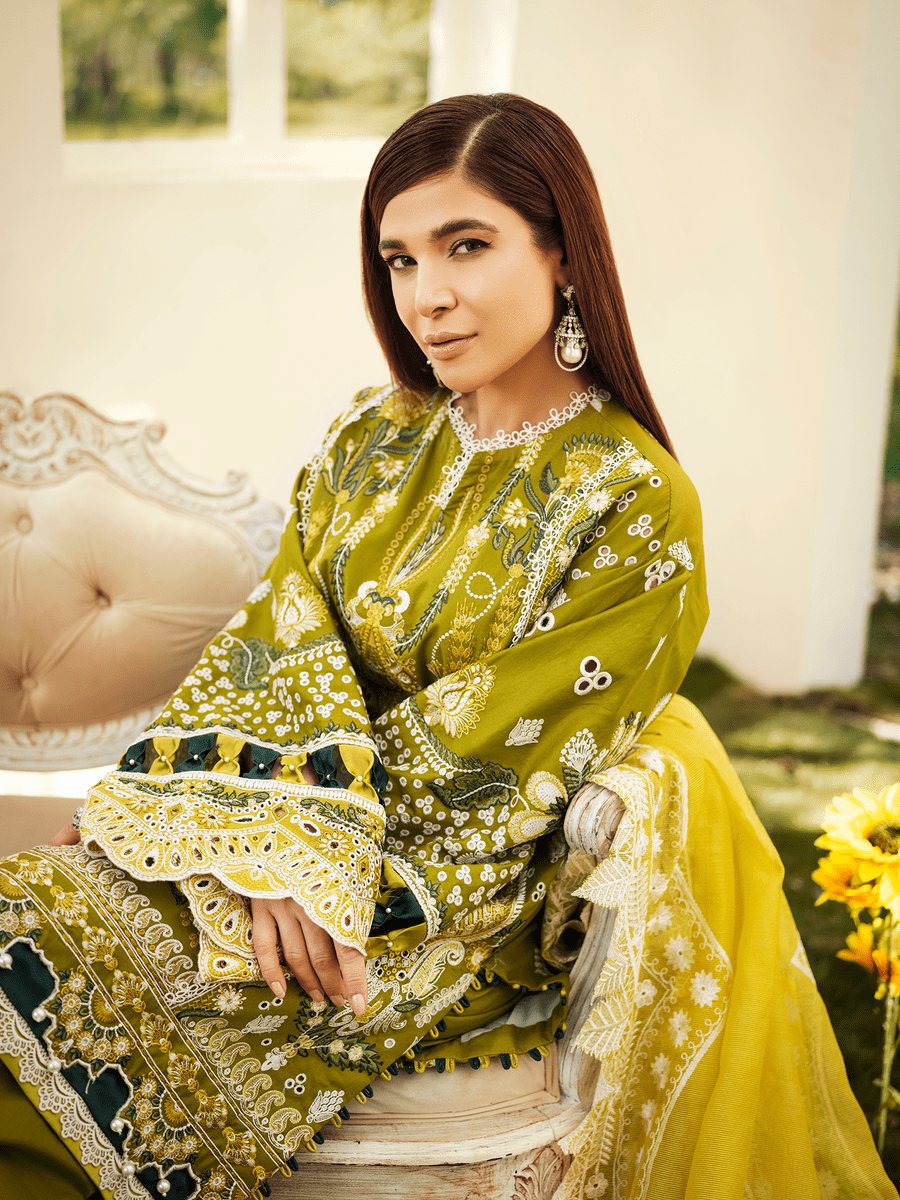 img_maryam_hussain_luxury_lawn_22_awwal_boutique