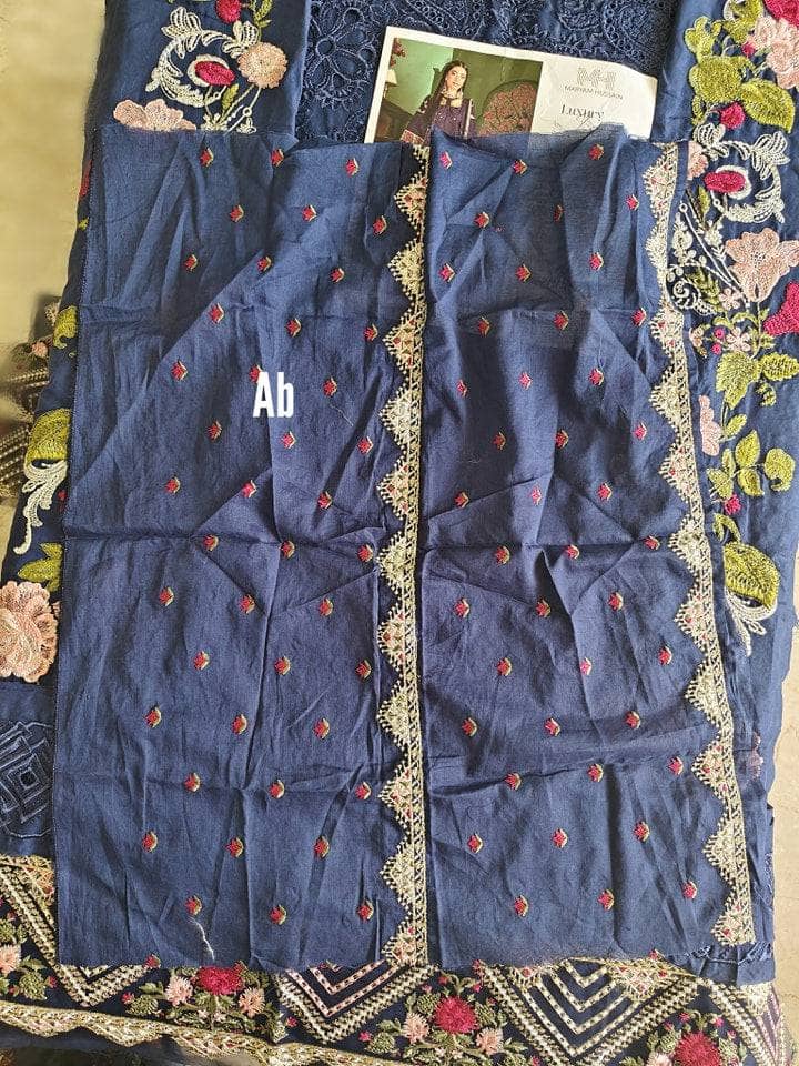 img_open_pic_maryam_hussain_lawn_23_awwal_boutique