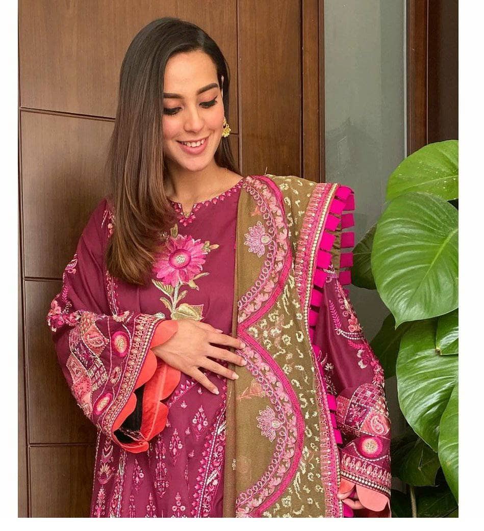 img_maryam_hussain_luxury_lawn_2021_awwal_boutique
