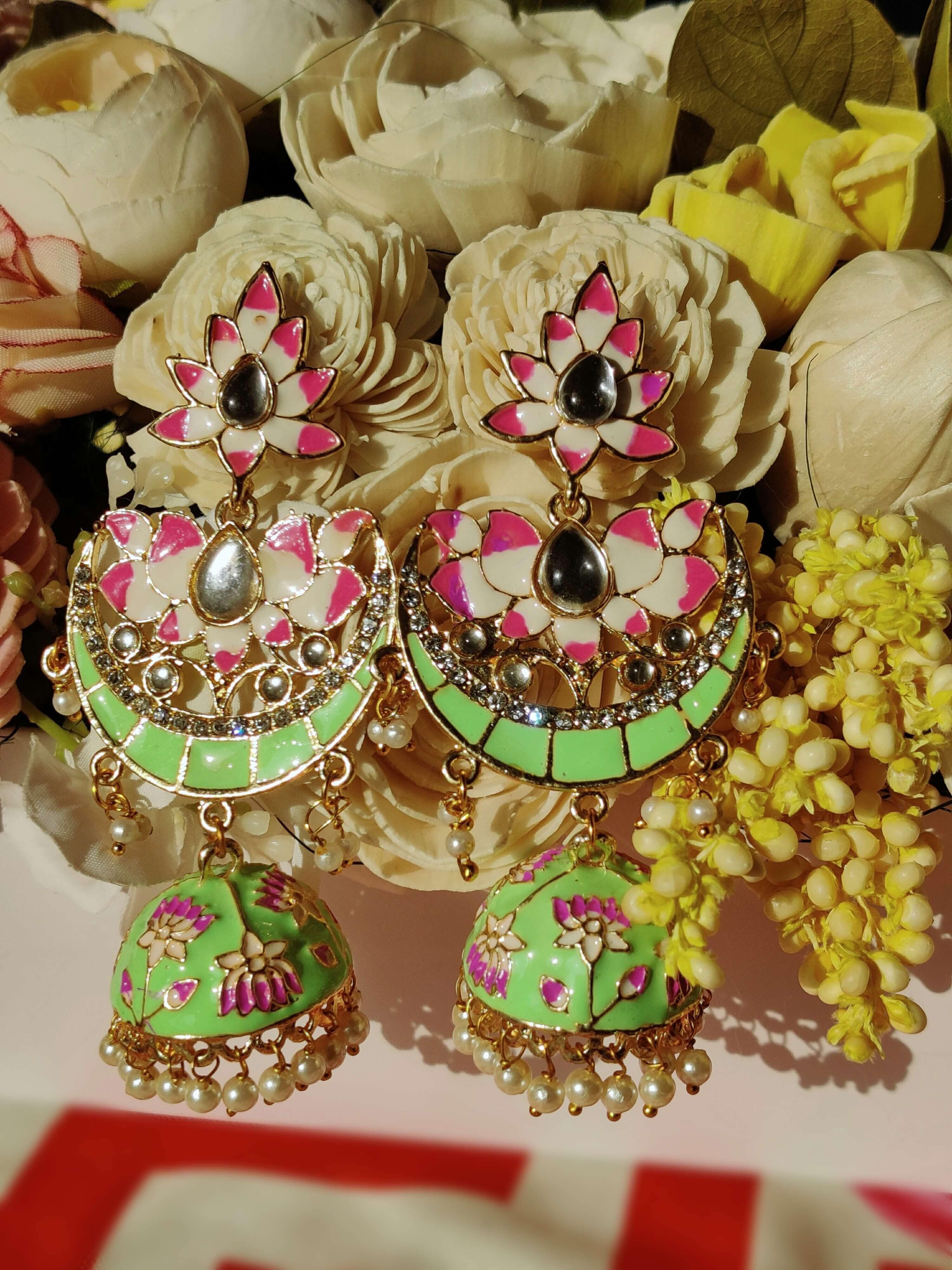 img_minakari_jewellery_jhumkis_awwal_boutique