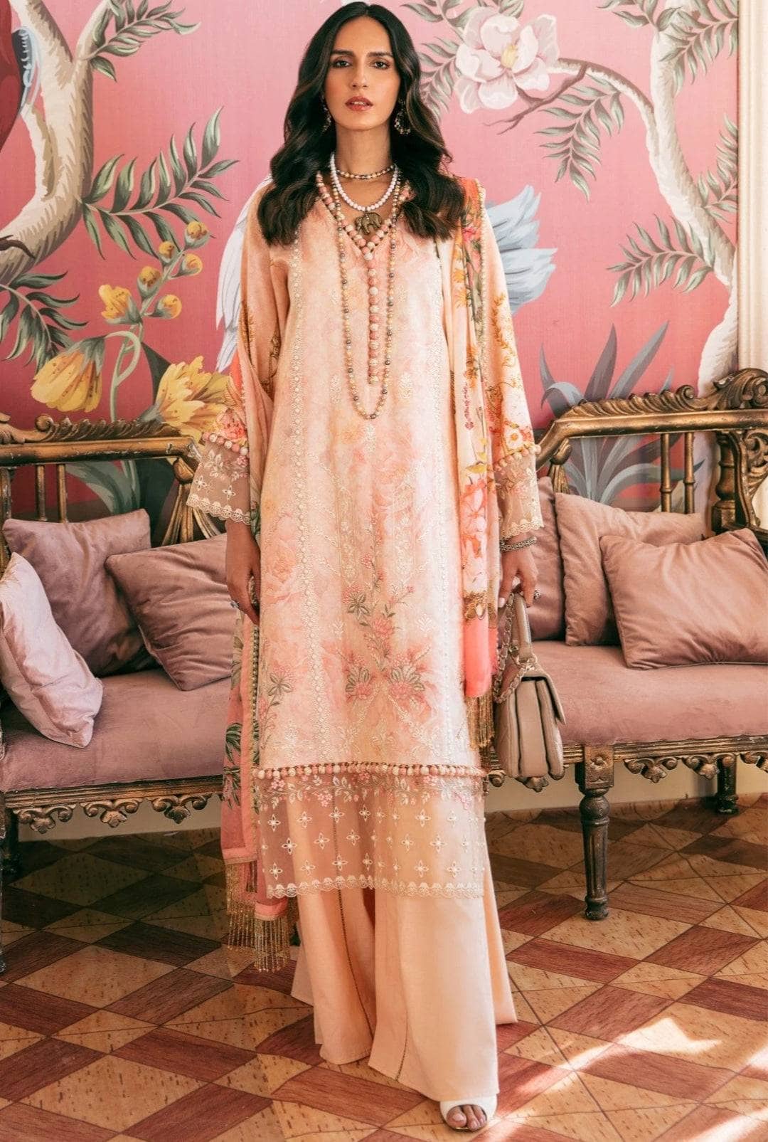 img_mohagni_lawn_awwal_boutique