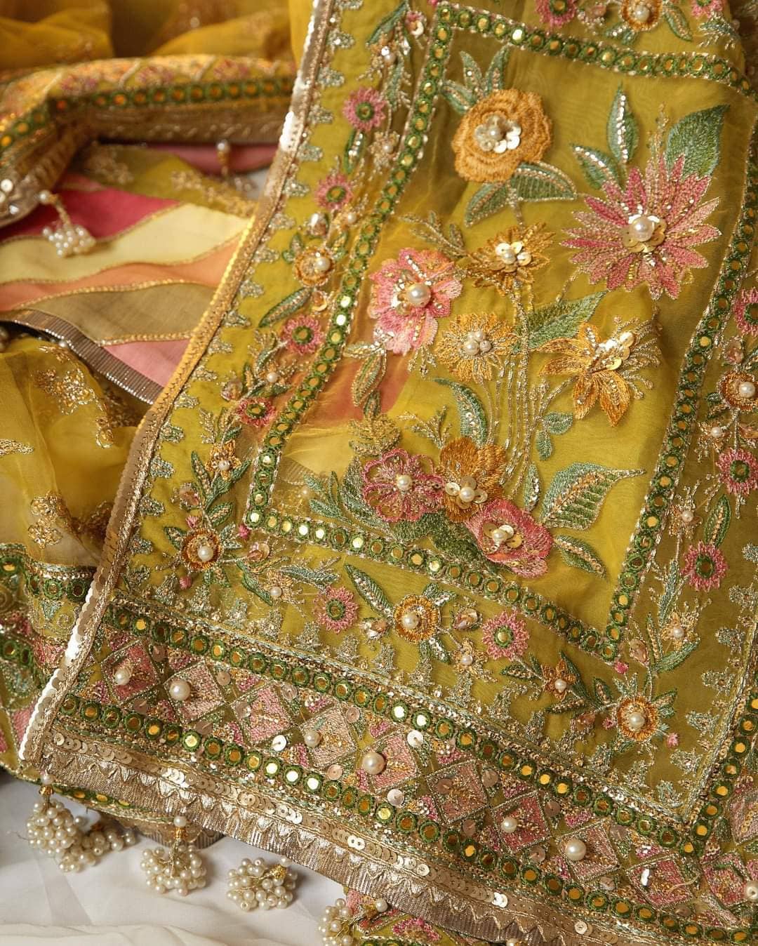 img_zarlish_by_mohsin_naveed_ranjha_awwal_boutique