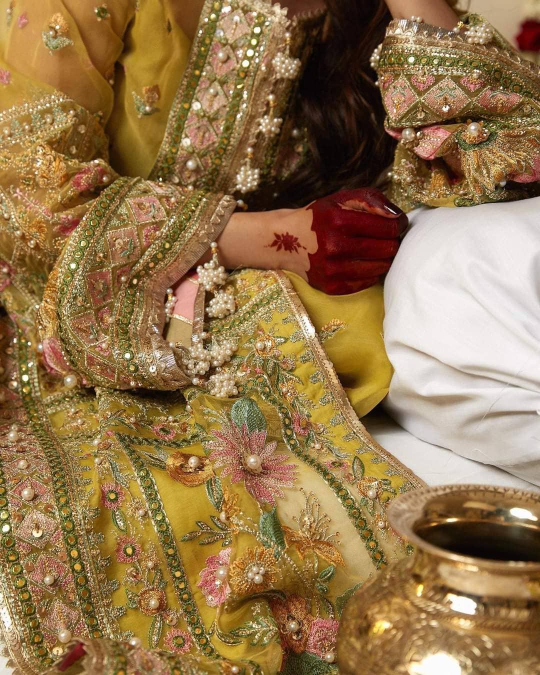 img_zarlish_by_mohsin_naveed_ranjha_awwal_boutique