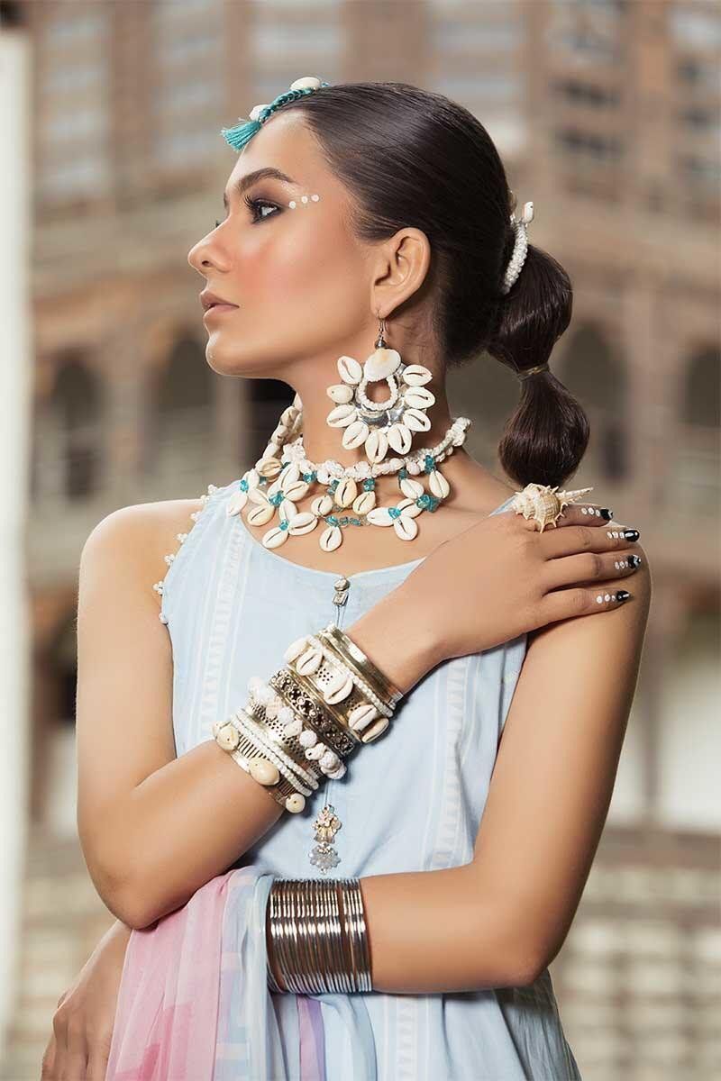 img_maria_b_m_prints_lawn_collection_awwal_boutique