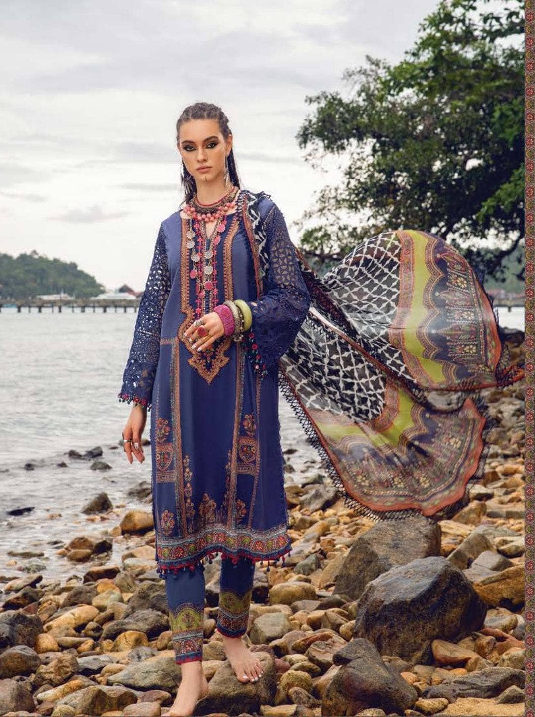 img_maria_b_m_prints_lawn_22_awwal_boutique