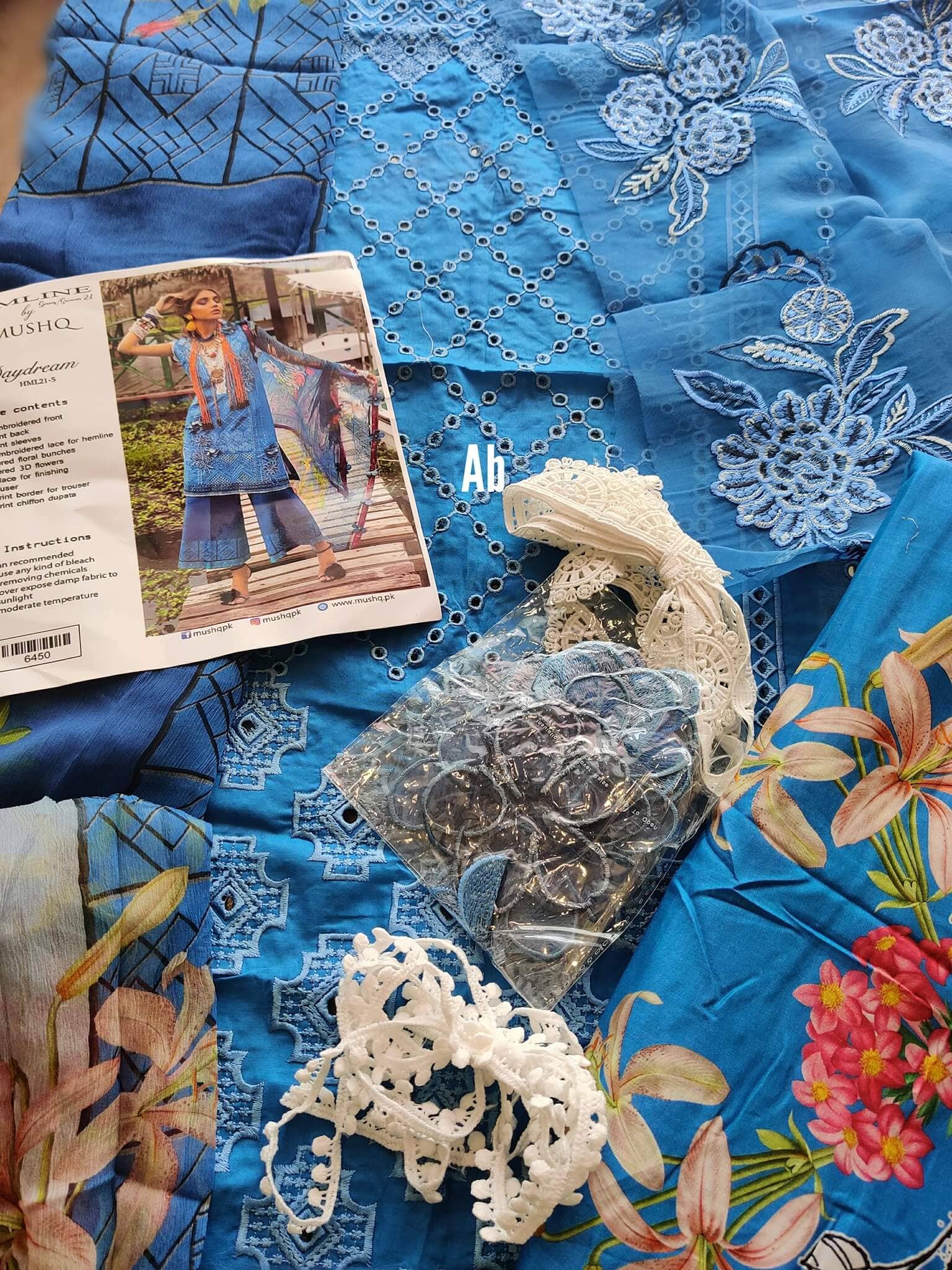 img_hemline_by_mushq_lawn_2020_awwal_boutique