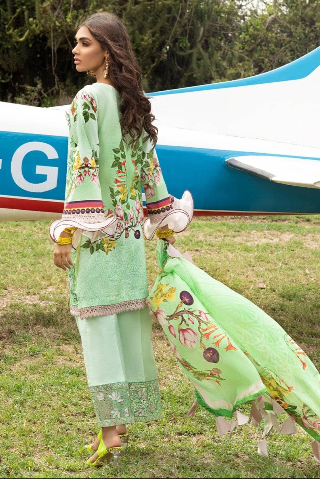 img_hemline_by_mushq_lawn_2021_awwal_boutique
