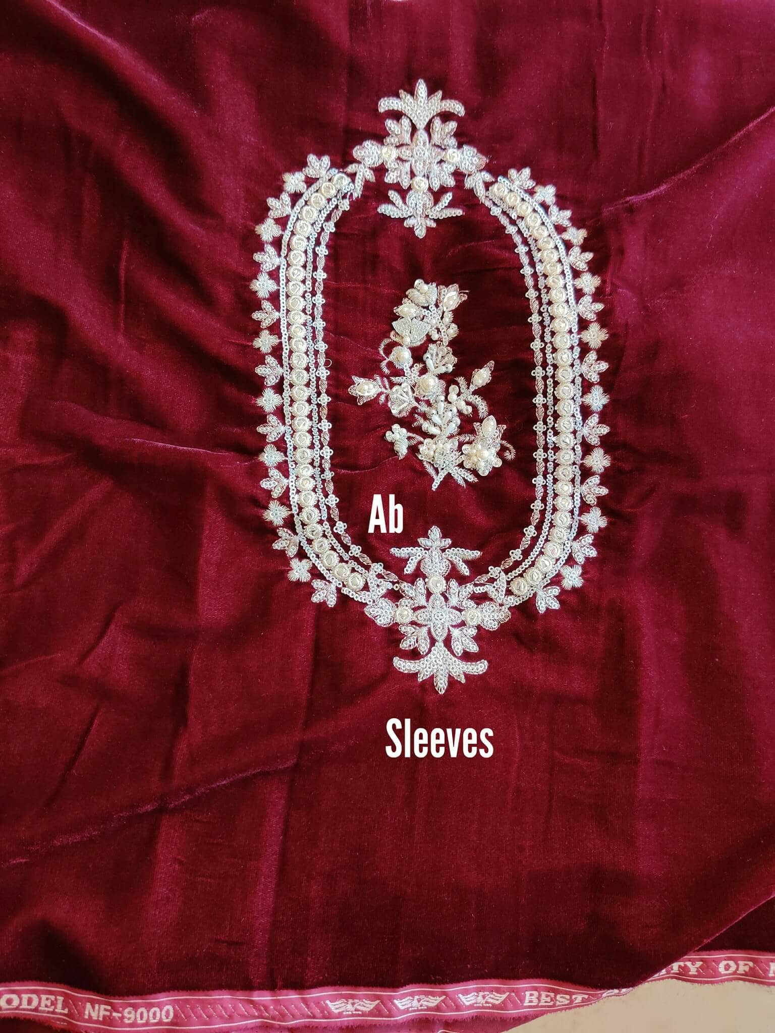 img_mushq_tehzeeb_velvet_edition_awwal_boutique