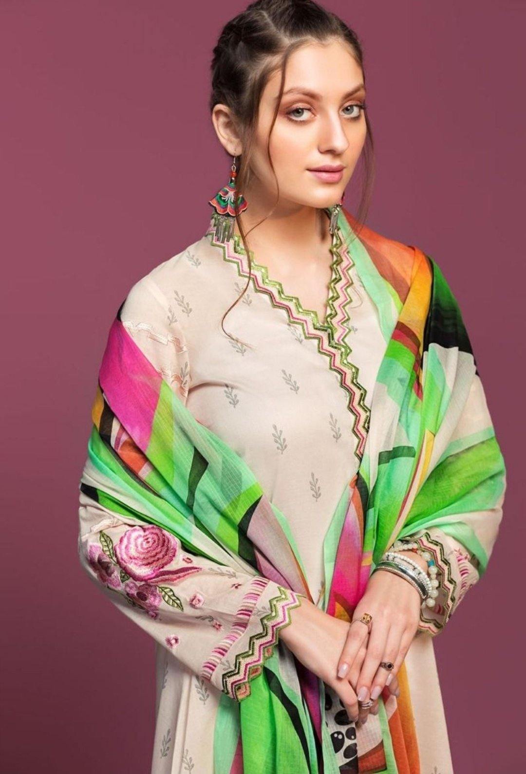 img_nishat_lawn_collection_2020_awwal_boutique