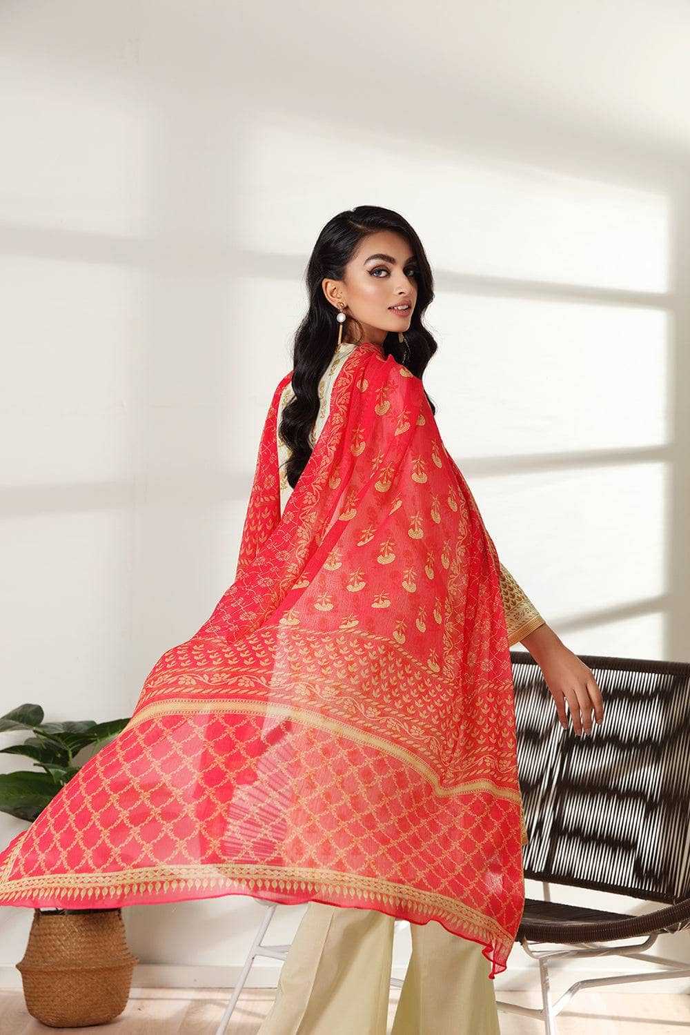 img_nishat_linen_lawn_2022_awwal_boutique