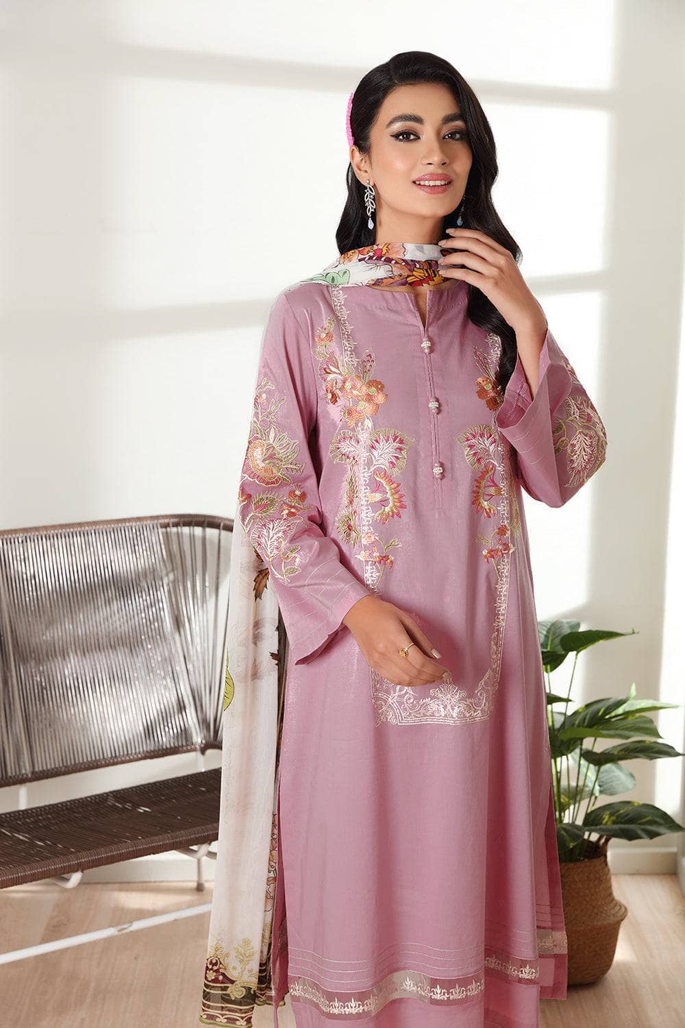 Img_nishat_linen_lawn_22_awwal_boutique