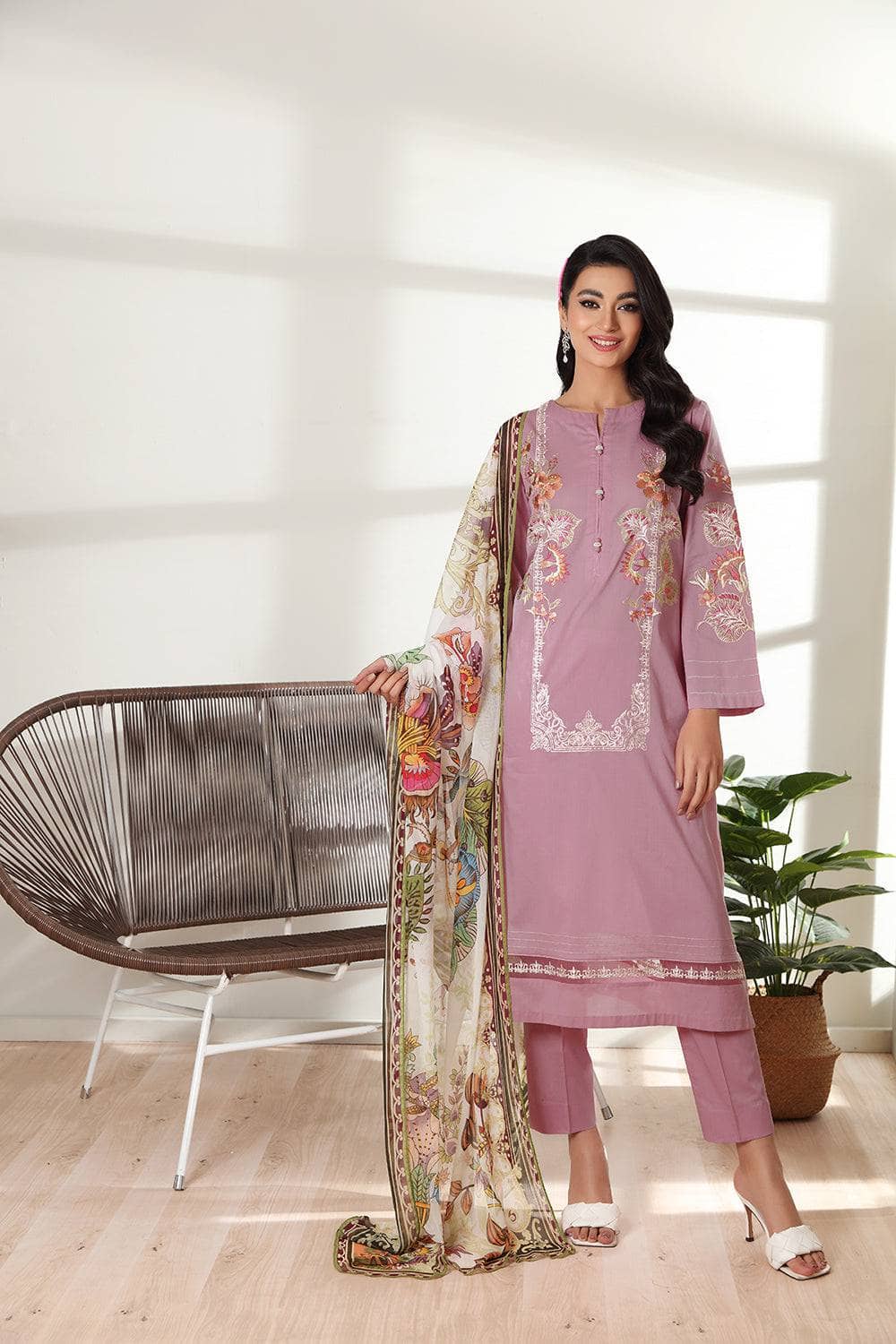 Img_nishat_linen_lawn_22_awwal_boutique