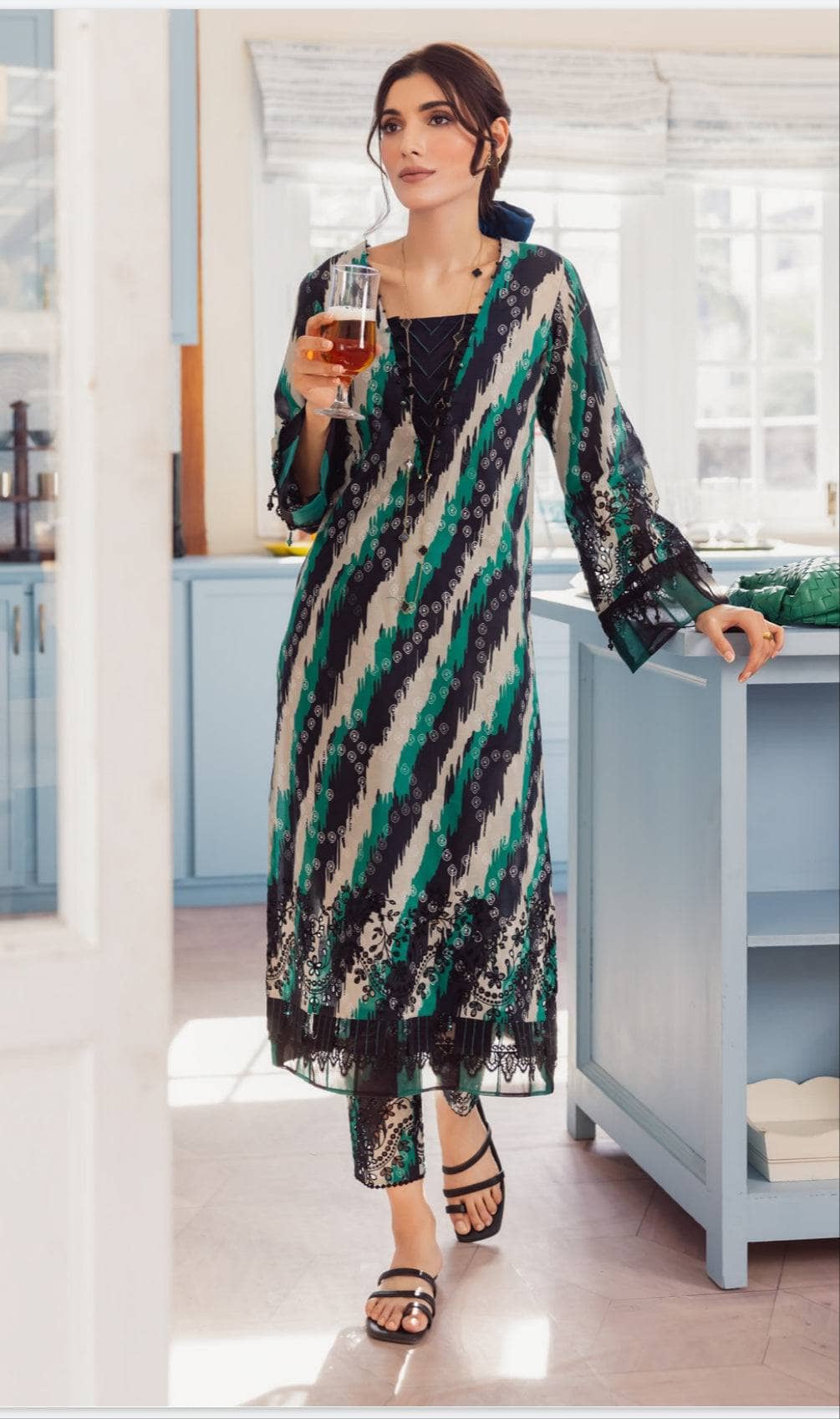 img_nureh_ballerina_chikankari_23_awwal_boutique