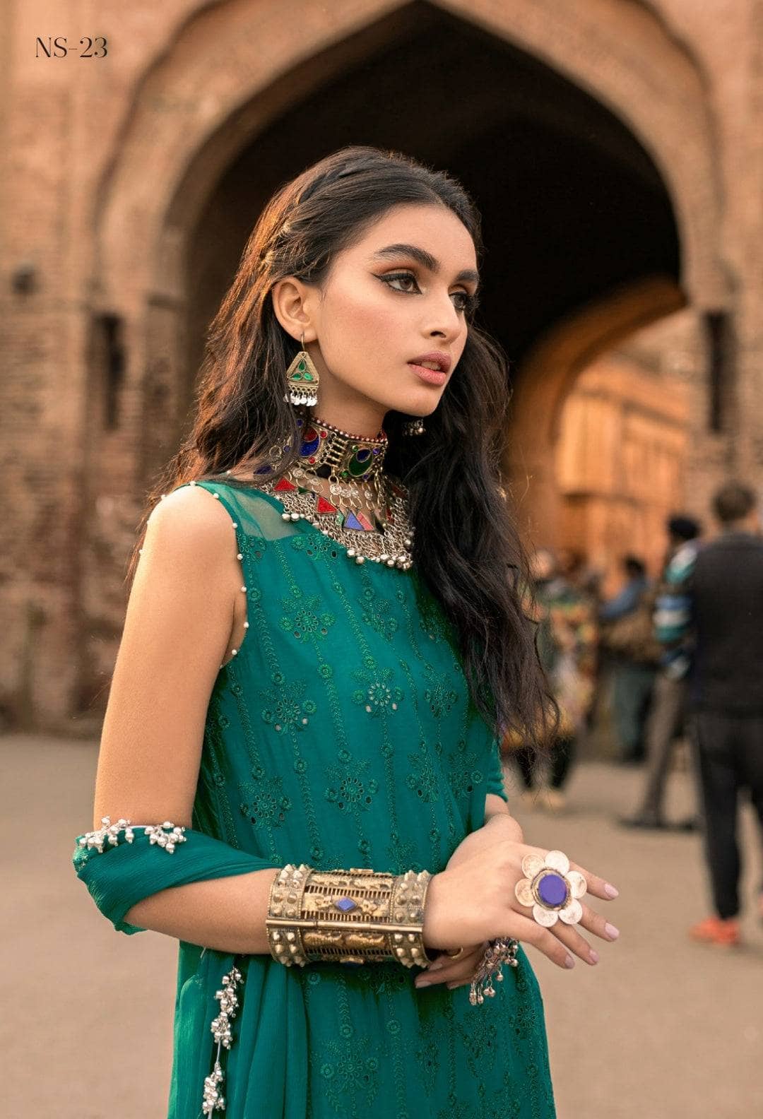 img_nureh_bazar_with_mukesh_dupatta_awwal_boutique
