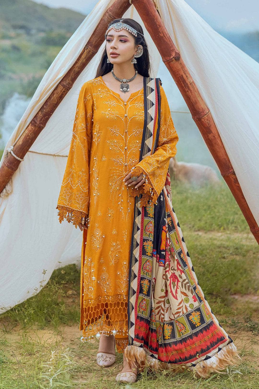 img_nureh_heerni_linen_awwal_boutique