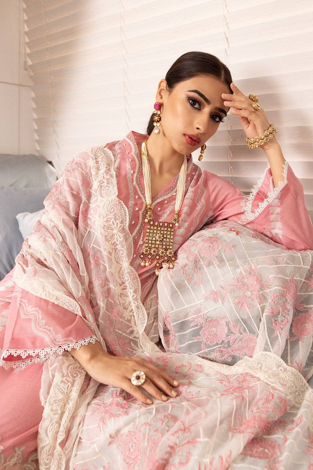 img_nureh_lawn_collection_awwal_boutique