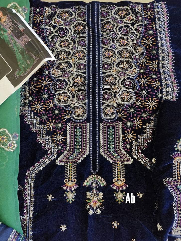 img_nureh_maya_velvet_awwal_boutique