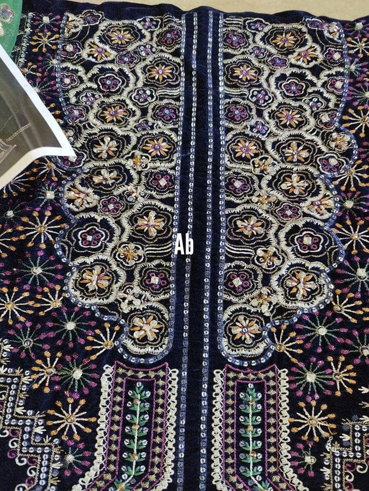 img_nureh_maya_velvet_awwal_boutique