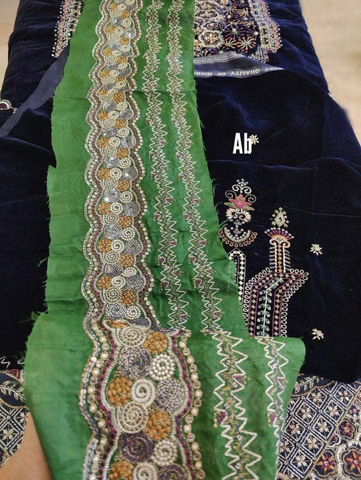 img_nureh_maya_velvet_awwal_boutique