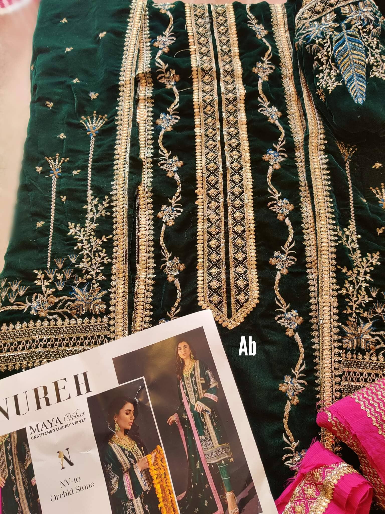 img_nureh_maya_velvet_awwal_boutique