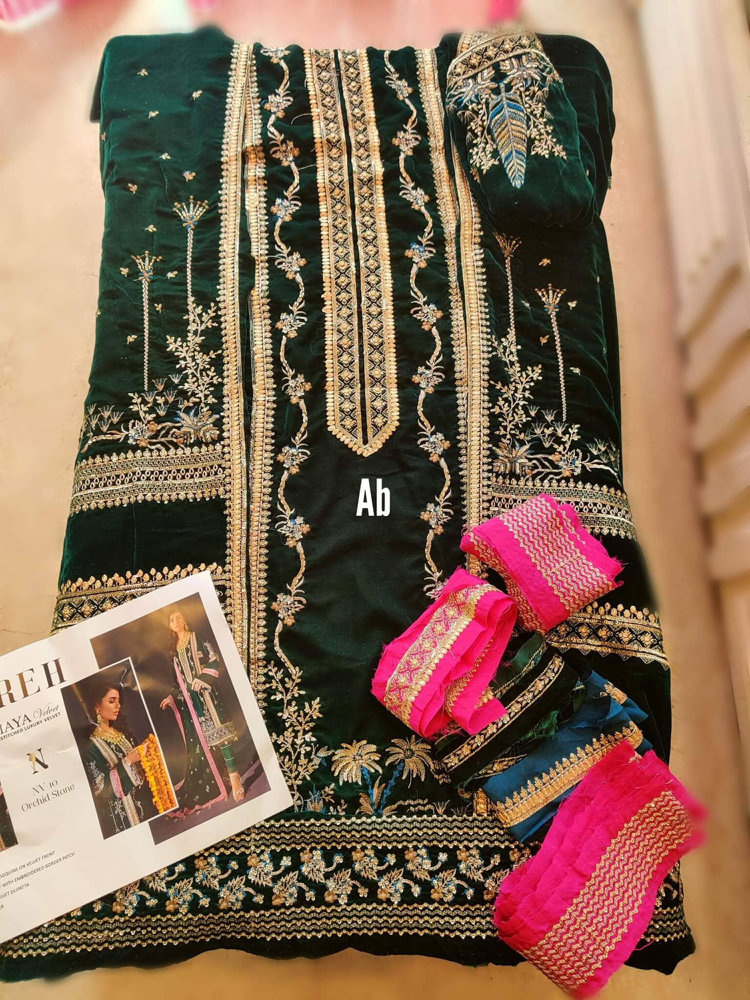 img_nureh_maya_velvet_awwal_boutique