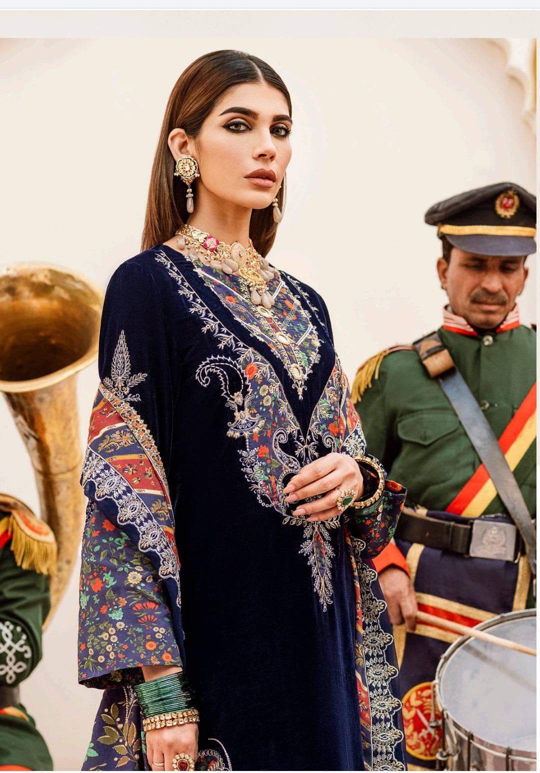 img_nureh_velvet_awwal_boutique