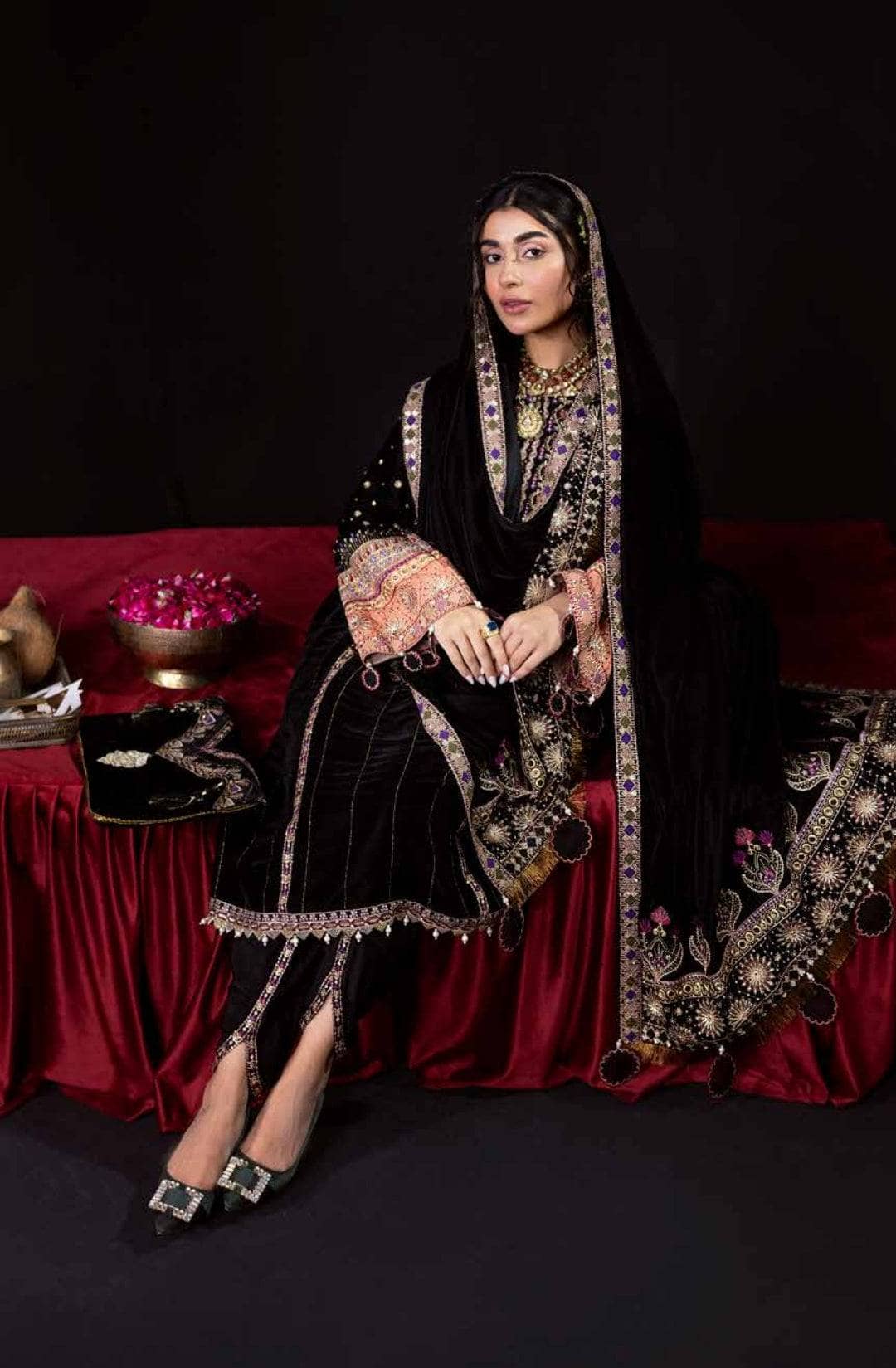 img_nureh_velvet_awwal_boutique
