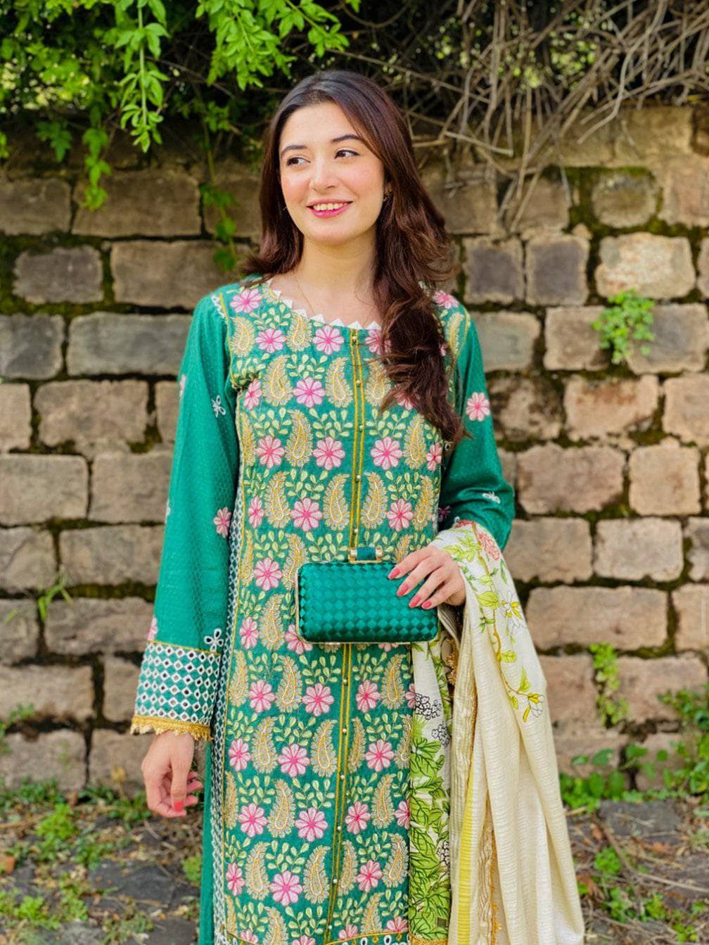 img_parishay_winter_collection_awwal_boutique