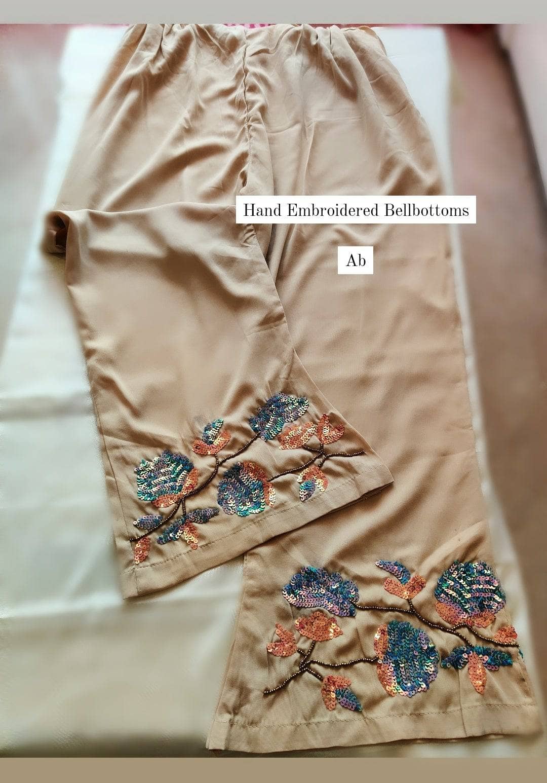 img_hand_embroidered_bellbottoms_awwal_boutique