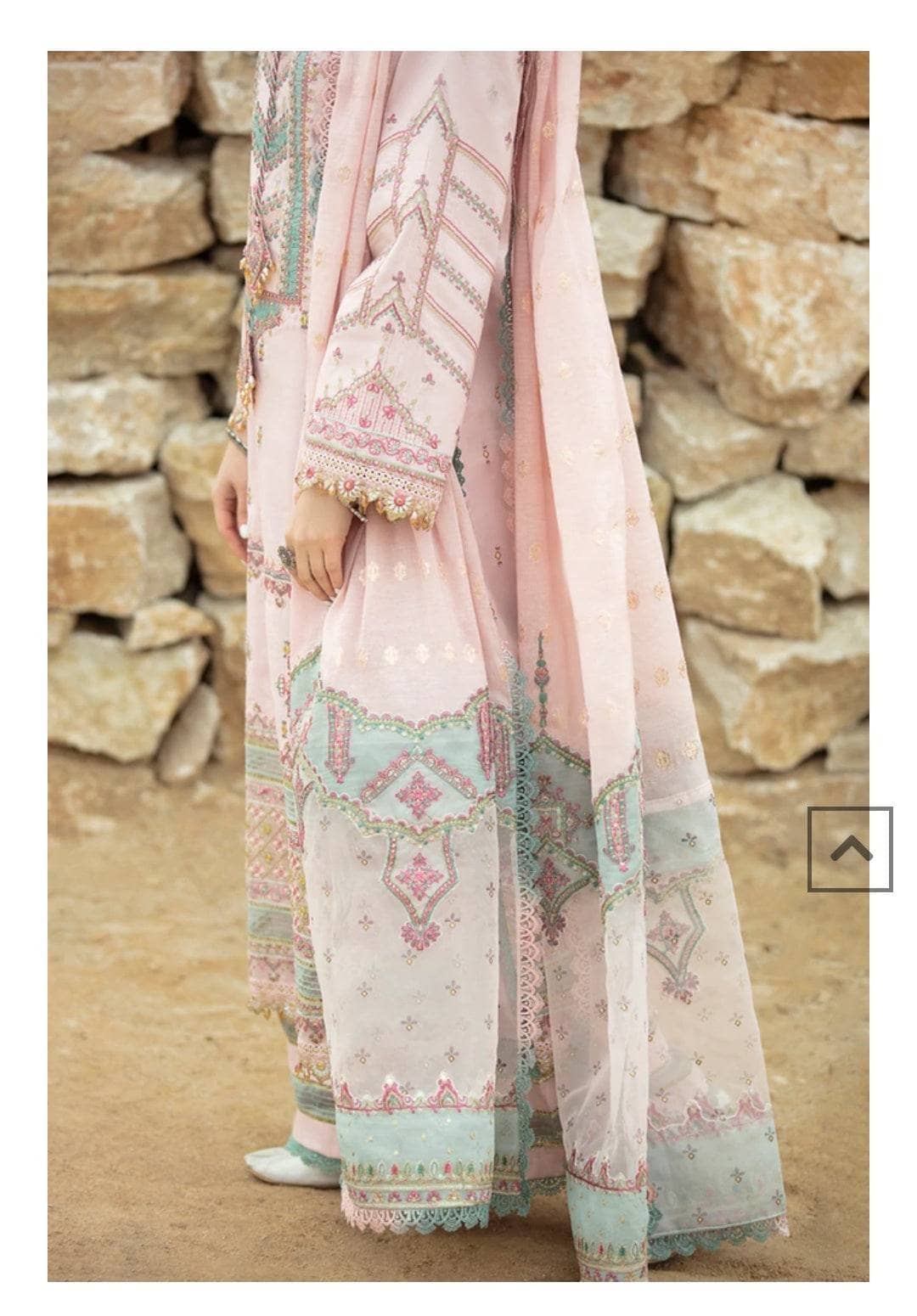 img_qalmakar_luxury_lawn_22_awwal_boutique