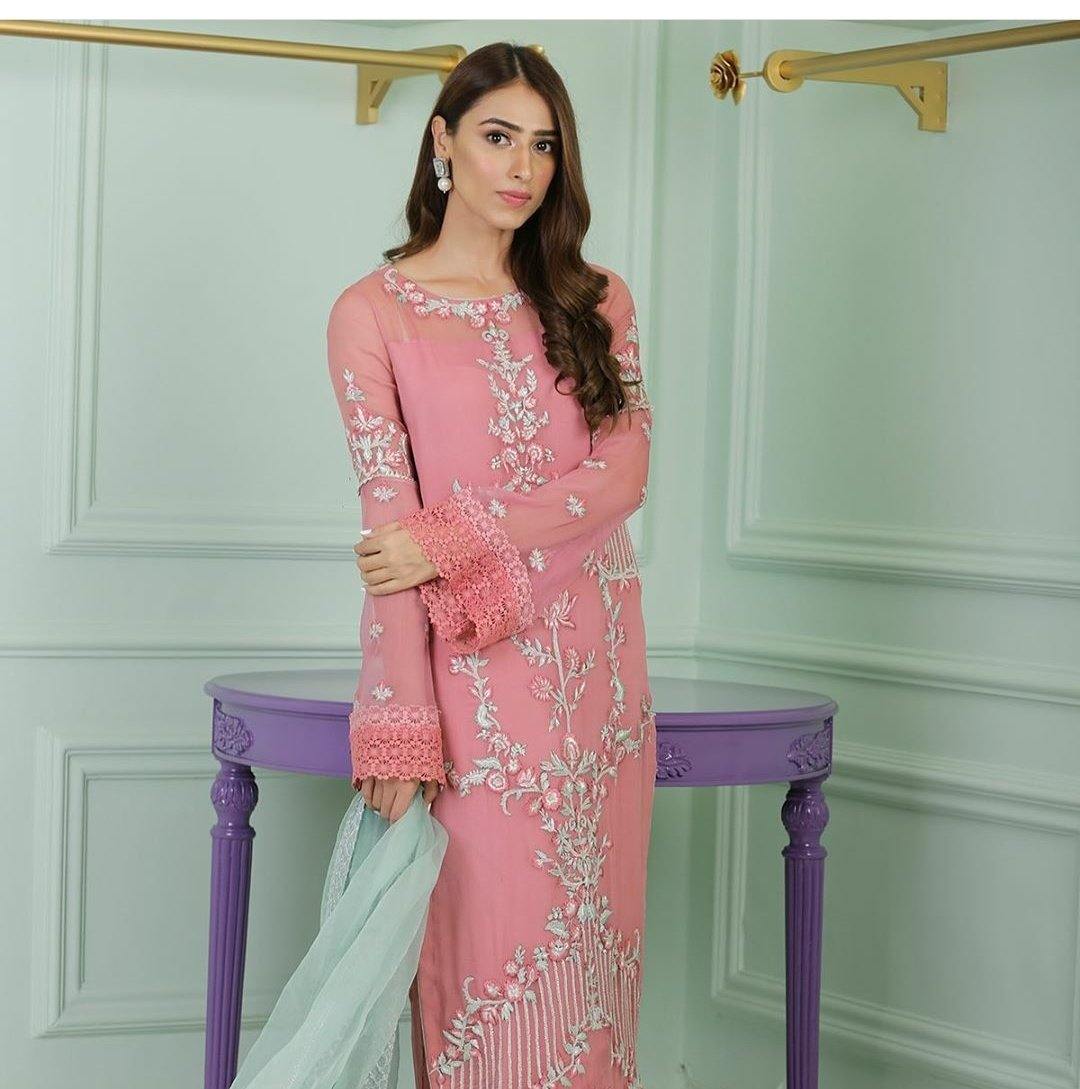 img_qalamkar_faiza_saqlain_chiffon_wedding_edition_awwal_boutique