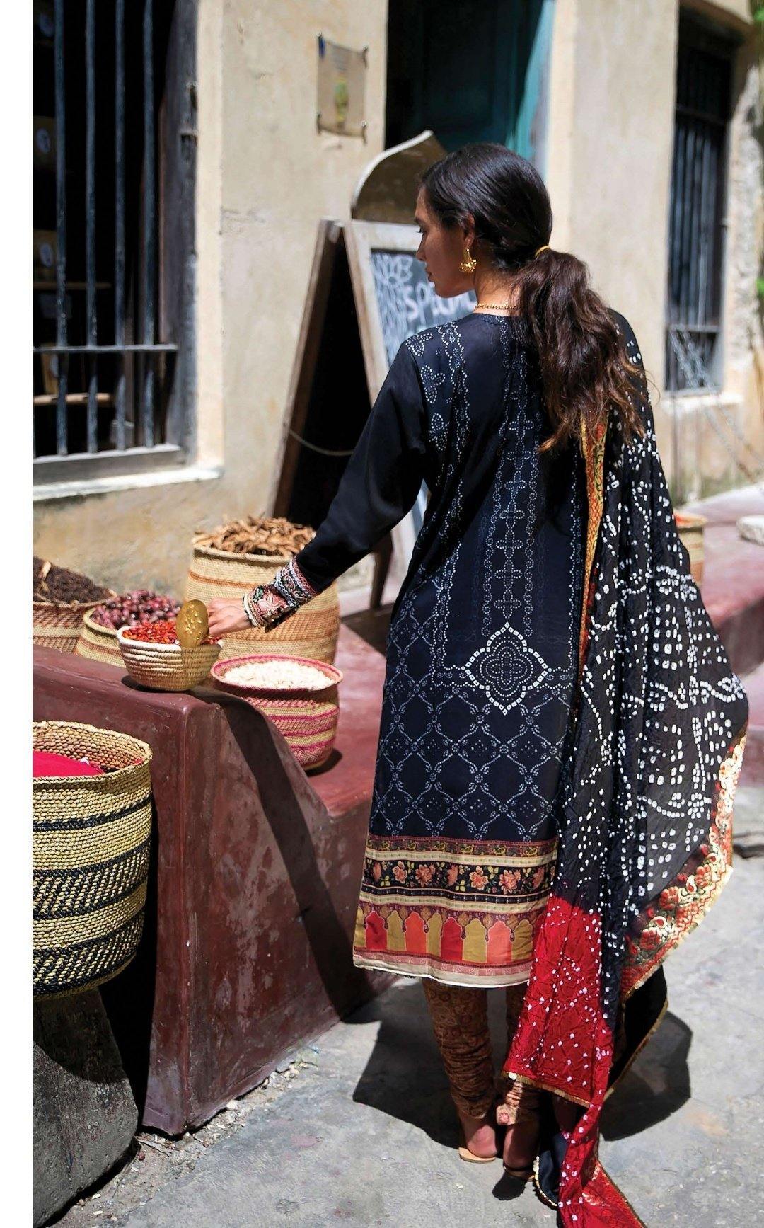 img_qalamkar_lawn_2020_awwal_boutique